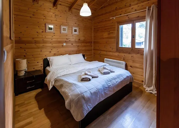 Tetos Wooden House *